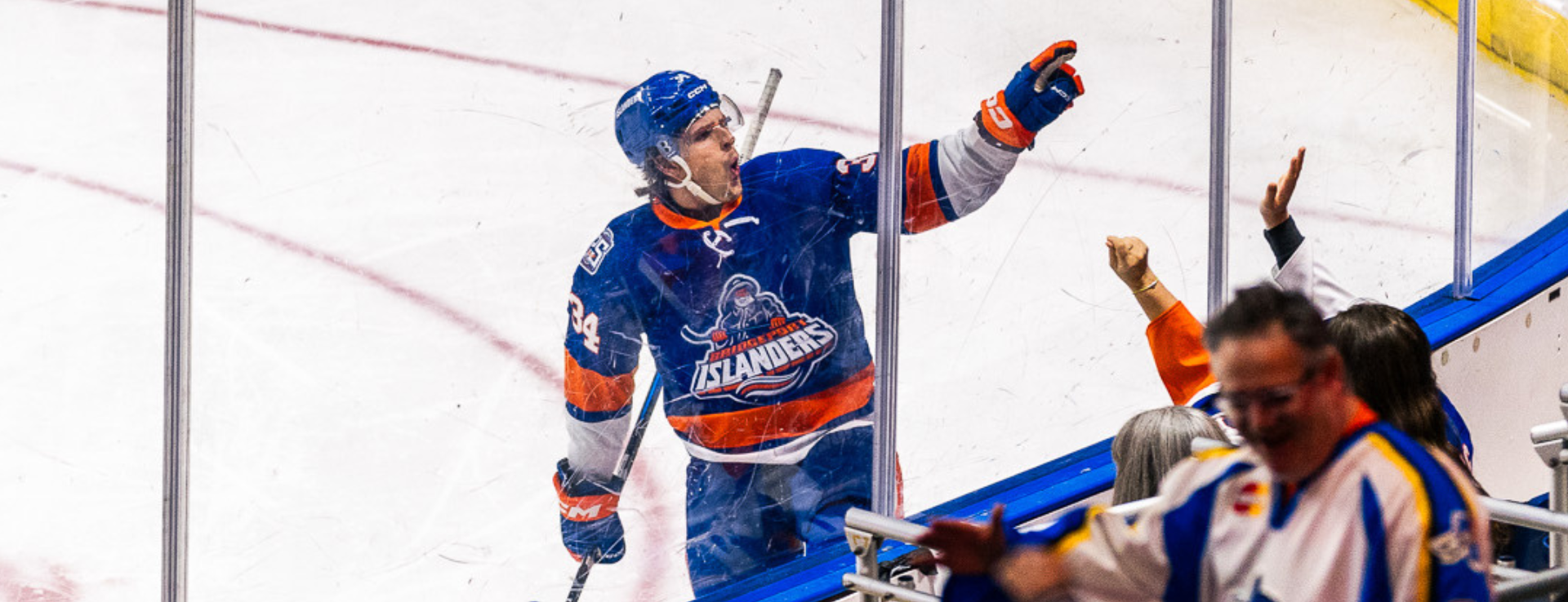 Second Period Surge Lifts Islanders to 3-2 Win