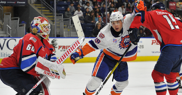 thumbnail Sound Tigers Beat T-Birds in Front of 6,327 Fans