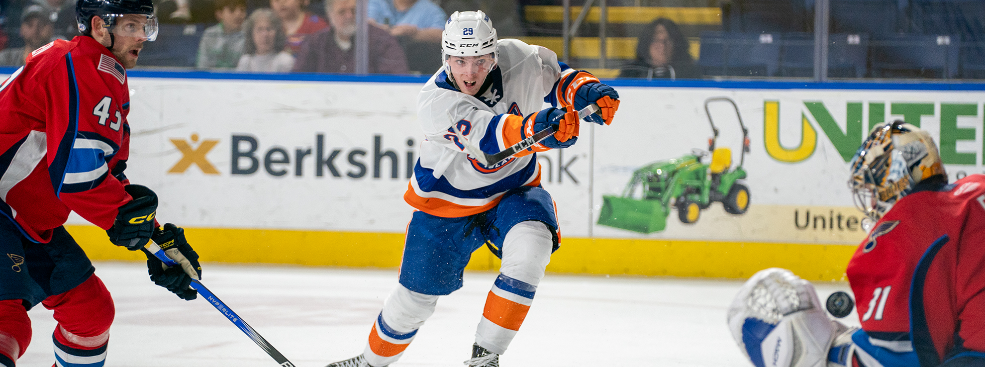 Recap: Islanders 4, Thunderbirds 1